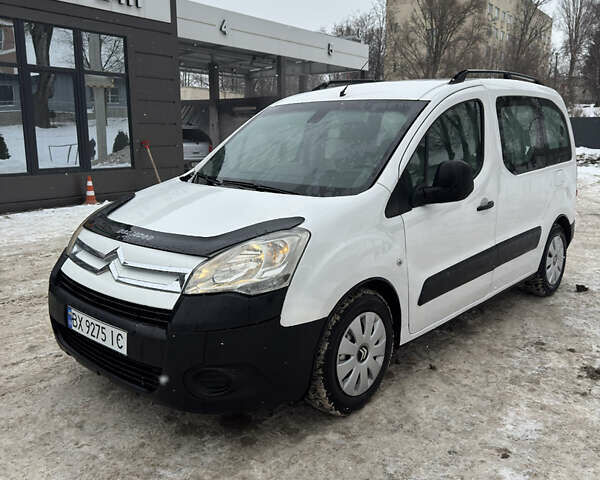Белый Ситроен Берлинго, объемом двигателя 1.6 л и пробегом 260 тыс. км за 5300 $, фото 1 на Automoto.ua