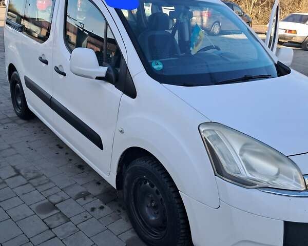 Белый Ситроен Берлинго, объемом двигателя 1.6 л и пробегом 342 тыс. км за 7200 $, фото 1 на Automoto.ua