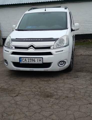 Белый Ситроен Берлинго, объемом двигателя 1.6 л и пробегом 238 тыс. км за 8200 $, фото 1 на Automoto.ua