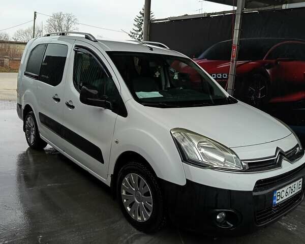 Белый Ситроен Берлинго, объемом двигателя 1.56 л и пробегом 351 тыс. км за 9000 $, фото 1 на Automoto.ua