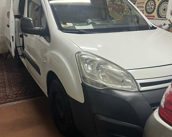 Белый Ситроен Берлинго, объемом двигателя 1.6 л и пробегом 270 тыс. км за 7049 $, фото 1 на Automoto.ua