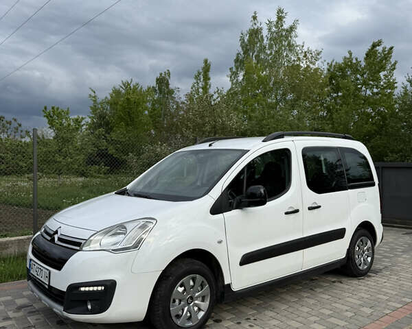 Белый Ситроен Берлинго, объемом двигателя 1.56 л и пробегом 238 тыс. км за 8799 $, фото 1 на Automoto.ua