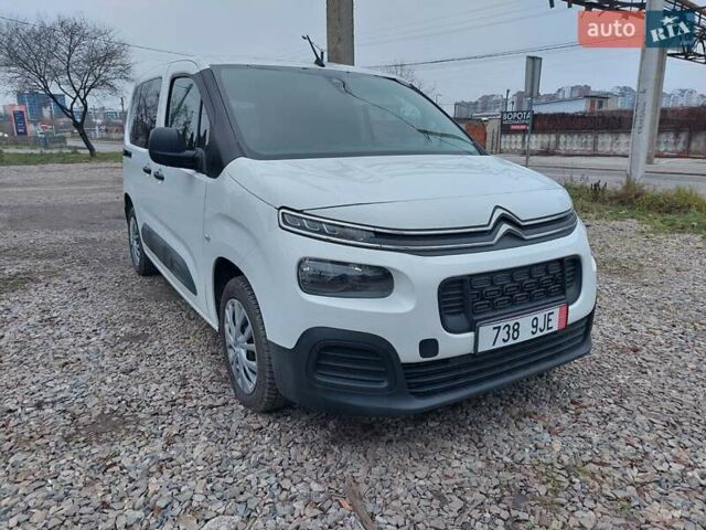 Белый Ситроен Берлинго, объемом двигателя 1.5 л и пробегом 186 тыс. км за 15100 $, фото 1 на Automoto.ua