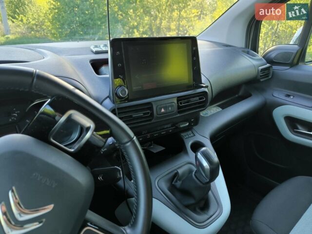 Белый Ситроен Берлинго, объемом двигателя 1.56 л и пробегом 140 тыс. км за 17000 $, фото 1 на Automoto.ua