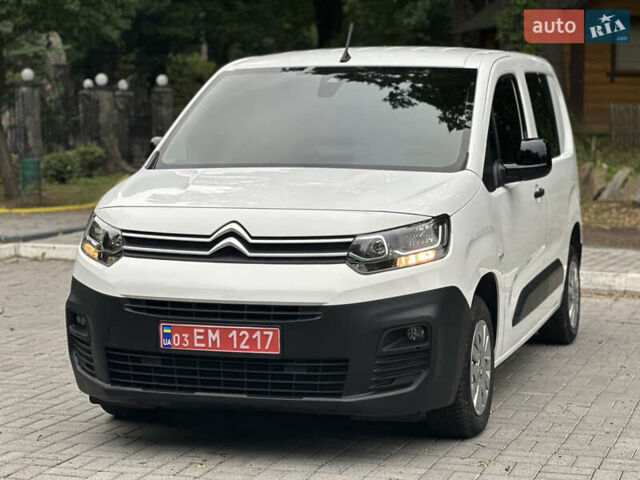 Белый Ситроен Берлинго, объемом двигателя 1.5 л и пробегом 168 тыс. км за 11900 $, фото 1 на Automoto.ua