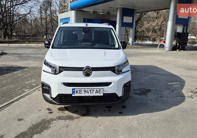 Белый Ситроен Берлинго, объемом двигателя 1.5 л и пробегом 21 тыс. км за 24900 $, фото 1 на Automoto.ua