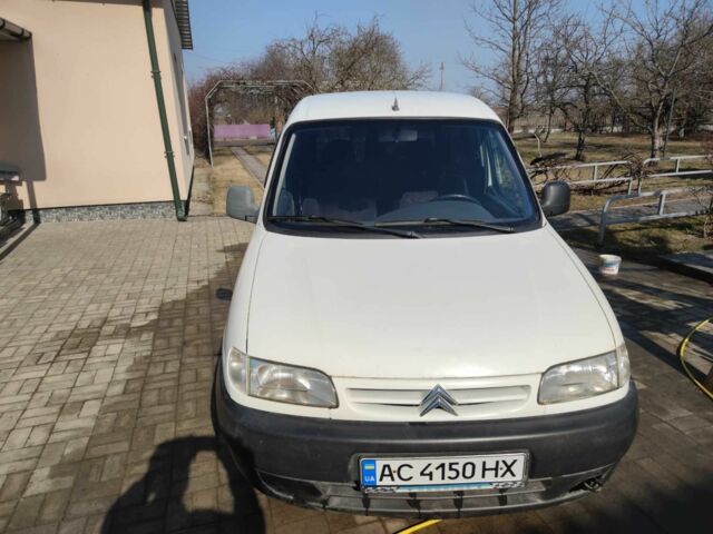 Белый Ситроен Берлинго, объемом двигателя 2 л и пробегом 346 тыс. км за 3000 $, фото 1 на Automoto.ua