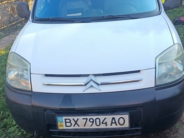 Білий Сітроен Берлінго, об'ємом двигуна 2 л та пробігом 450 тис. км за 3850 $, фото 1 на Automoto.ua