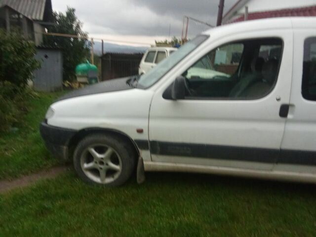 Білий Сітроен Берлінго, об'ємом двигуна 1.9 л та пробігом 170 тис. км за 1800 $, фото 1 на Automoto.ua