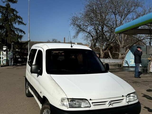 Белый Ситроен Берлинго, объемом двигателя 1.9 л и пробегом 249 тыс. км за 2499 $, фото 1 на Automoto.ua