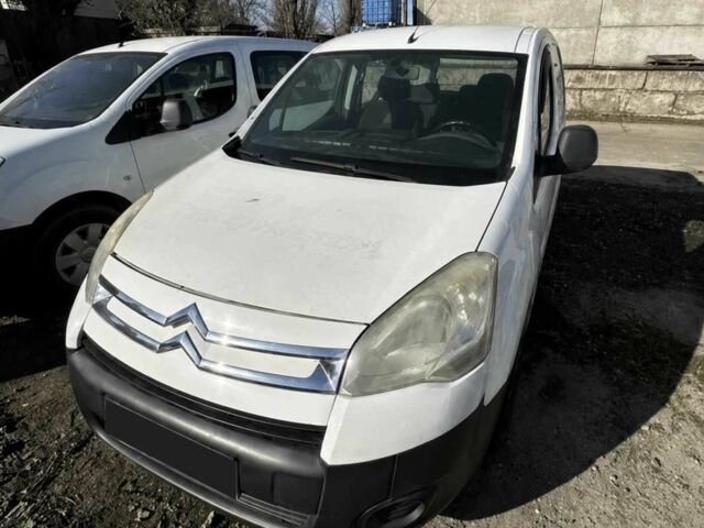Білий Сітроен Берлінго, об'ємом двигуна 1.4 л та пробігом 300 тис. км за 4937 $, фото 1 на Automoto.ua