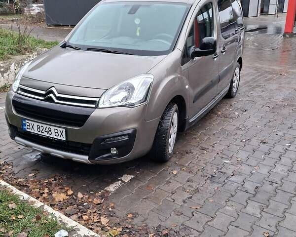 Бежевый Ситроен Берлинго, объемом двигателя 1.6 л и пробегом 79 тыс. км за 12000 $, фото 1 на Automoto.ua