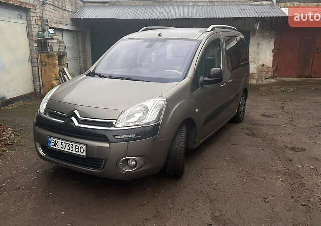Коричневый Ситроен Берлинго, объемом двигателя 1.56 л и пробегом 256 тыс. км за 8350 $, фото 1 на Automoto.ua
