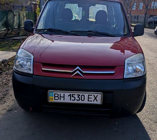 Червоний Сітроен Берлінго, об'ємом двигуна 1.4 л та пробігом 85 тис. км за 5000 $, фото 1 на Automoto.ua