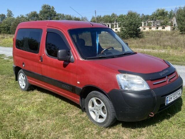 Червоний Сітроен Берлінго, об'ємом двигуна 1.4 л та пробігом 300 тис. км за 2050 $, фото 1 на Automoto.ua