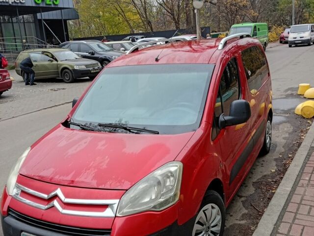 Красный Ситроен Берлинго, объемом двигателя 1.6 л и пробегом 250 тыс. км за 4500 $, фото 1 на Automoto.ua
