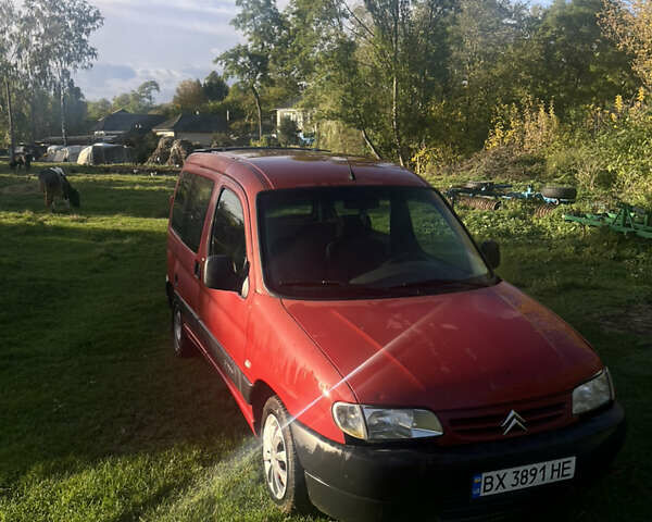 Сітроен Берлінго 2000 у Каменце-Подольском на Automoto.ua Червоний Сітроен Берлінго, об'ємом двигуна 1.9 л та пробігом 400 тис. км за 2500 $, фото 1 на Automoto.ua