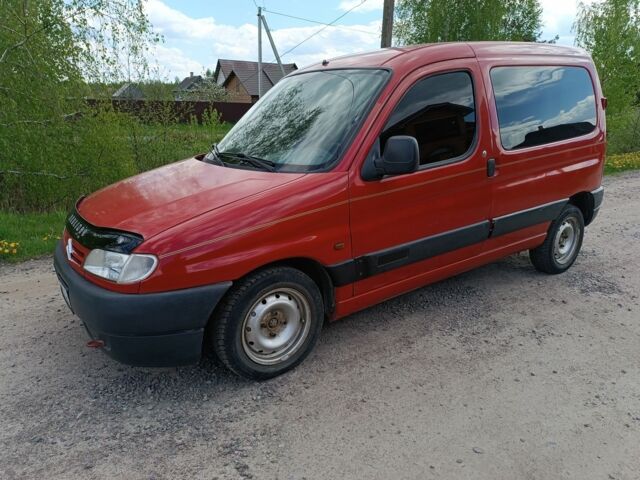 Красный Ситроен Берлинго, объемом двигателя 1.9 л и пробегом 350 тыс. км за 2400 $, фото 1 на Automoto.ua