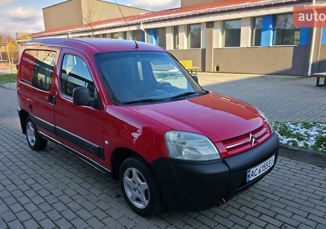Красный Ситроен Берлинго, объемом двигателя 1.9 л и пробегом 300 тыс. км за 3550 $, фото 1 на Automoto.ua