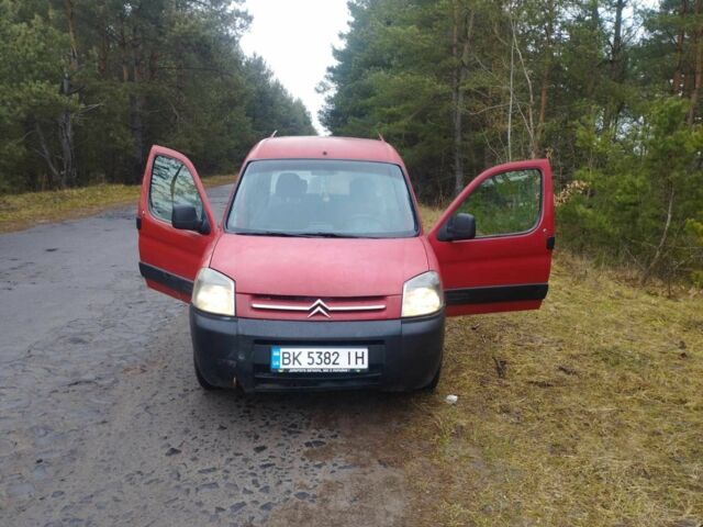 Красный Ситроен Берлинго, объемом двигателя 1.9 л и пробегом 500 тыс. км за 1600 $, фото 1 на Automoto.ua