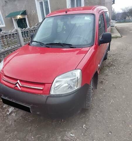 Красный Ситроен Берлинго, объемом двигателя 1.36 л и пробегом 60 тыс. км за 5999 $, фото 1 на Automoto.ua