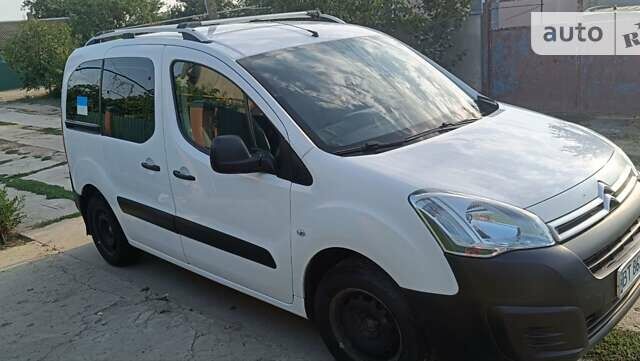 Белый Ситроен Берлинго пасс., объемом двигателя 1.6 л и пробегом 257 тыс. км за 8500 $, фото 1 на Automoto.ua