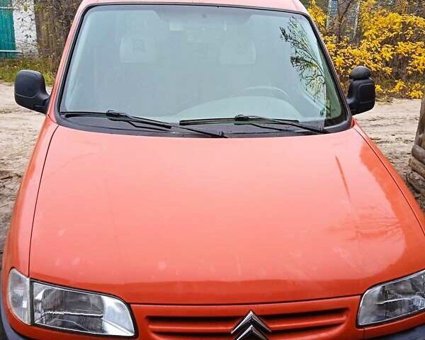Красный Ситроен Берлинго пасс., объемом двигателя 1.87 л и пробегом 256 тыс. км за 3800 $, фото 1 на Automoto.ua