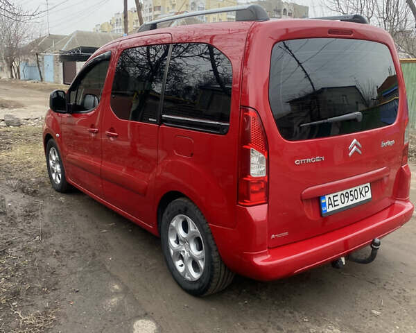Красный Ситроен Берлинго пасс., объемом двигателя 1.6 л и пробегом 211 тыс. км за 7900 $, фото 1 на Automoto.ua