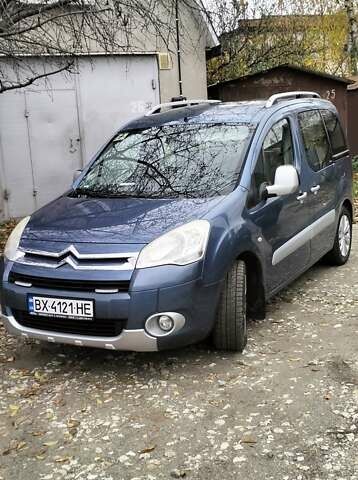 Синій Сітроен Берлінго пас., об'ємом двигуна 1.56 л та пробігом 200 тис. км за 7600 $, фото 1 на Automoto.ua