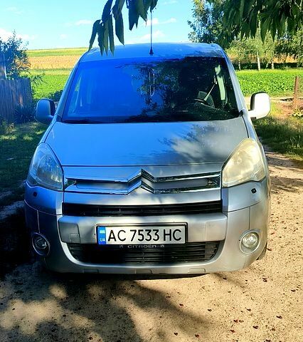 Серый Ситроен Берлинго, объемом двигателя 1.6 л и пробегом 125 тыс. км за 6000 $, фото 1 на Automoto.ua