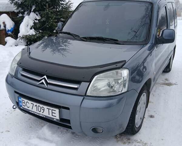 Серый Ситроен Берлинго, объемом двигателя 1.56 л и пробегом 302 тыс. км за 4950 $, фото 1 на Automoto.ua