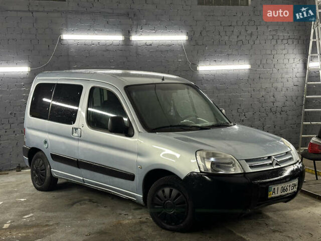 Серый Ситроен Берлинго, объемом двигателя 1.4 л и пробегом 350 тыс. км за 2950 $, фото 1 на Automoto.ua