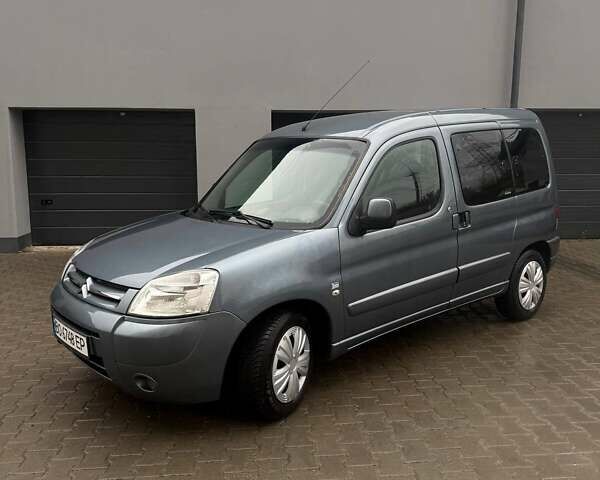 Серый Ситроен Берлинго, объемом двигателя 1.59 л и пробегом 158 тыс. км за 4999 $, фото 1 на Automoto.ua