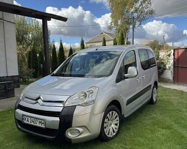 Сітроен Берлінго 2010 у Києві на Automoto.ua Сірий Сітроен Берлінго, об'ємом двигуна 1.6 л та пробігом 212 тис. км за 7099 $, фото 1 на Automoto.ua