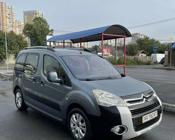 Серый Ситроен Берлинго, объемом двигателя 1.6 л и пробегом 103 тыс. км за 9900 $, фото 1 на Automoto.ua