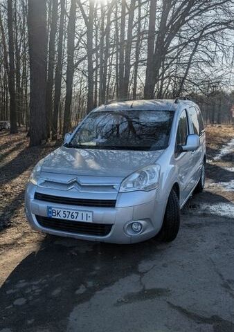 Серый Ситроен Берлинго, объемом двигателя 1.56 л и пробегом 216 тыс. км за 6500 $, фото 1 на Automoto.ua