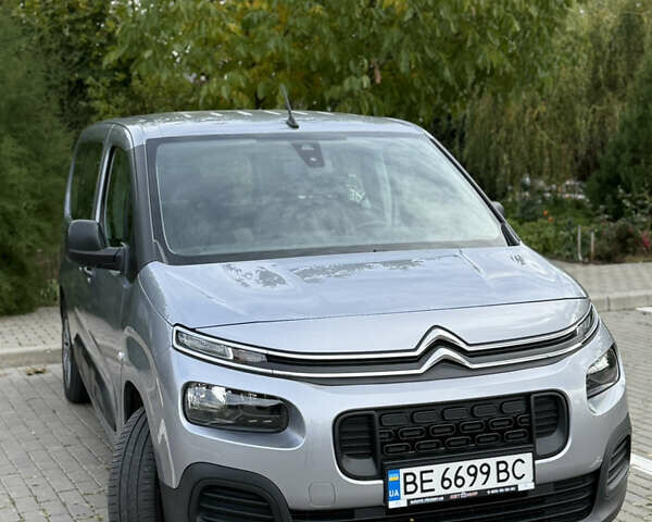 Серый Ситроен Берлинго, объемом двигателя 1.56 л и пробегом 27 тыс. км за 20999 $, фото 1 на Automoto.ua