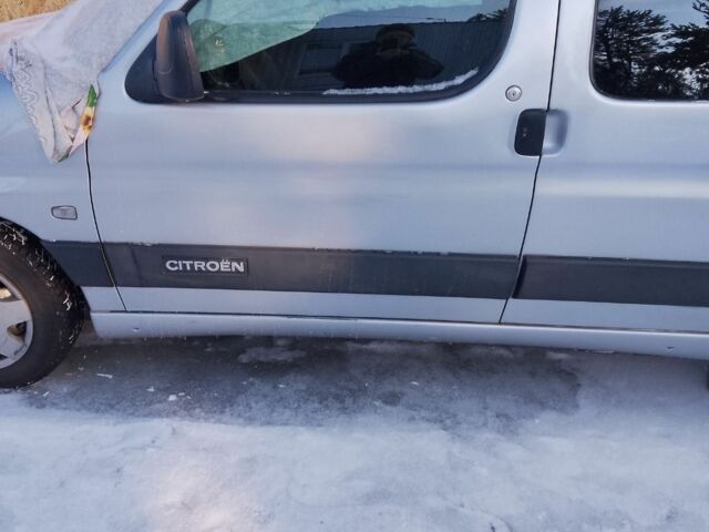 Серый Ситроен Берлинго, объемом двигателя 1.9 л и пробегом 300 тыс. км за 3700 $, фото 1 на Automoto.ua