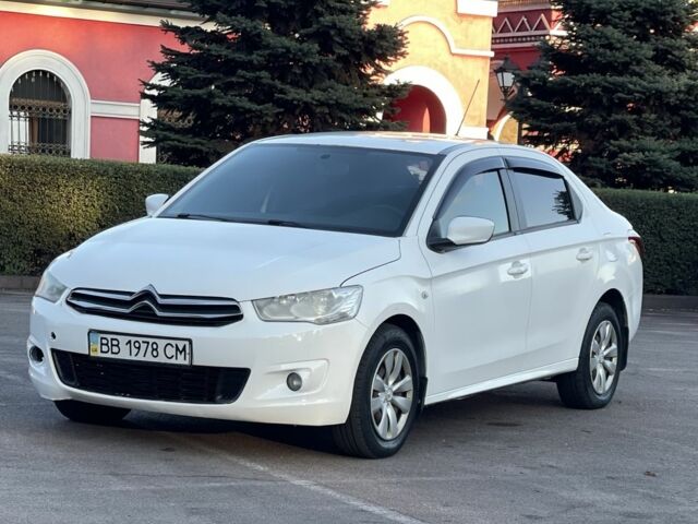 Белый Ситроен С-Элизе, объемом двигателя 1.6 л и пробегом 360 тыс. км за 4200 $, фото 1 на Automoto.ua