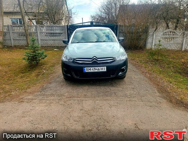 Белый Ситроен С-Элизе, объемом двигателя 1.2 л и пробегом 245 тыс. км за 3500 $, фото 1 на Automoto.ua