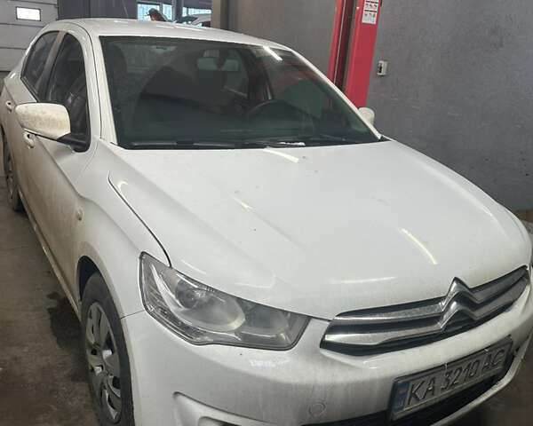 Белый Ситроен С-Элизе, объемом двигателя 1.2 л и пробегом 340 тыс. км за 6000 $, фото 1 на Automoto.ua