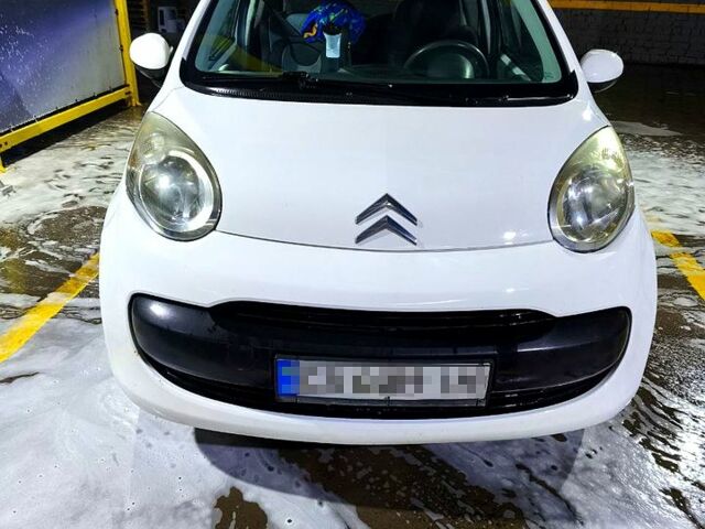 Белый Ситроен С1, объемом двигателя 1 л и пробегом 170 тыс. км за 4500 $, фото 1 на Automoto.ua