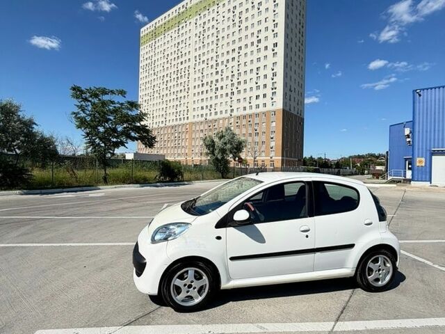 Белый Ситроен С1, объемом двигателя 1 л и пробегом 152 тыс. км за 4500 $, фото 1 на Automoto.ua
