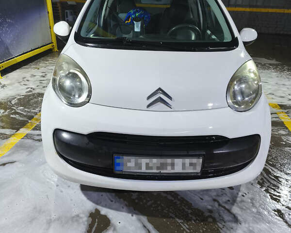Белый Ситроен С1, объемом двигателя 1 л и пробегом 171 тыс. км за 4200 $, фото 1 на Automoto.ua