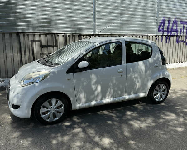 Білий Сітроен С1, об'ємом двигуна 1 л та пробігом 93 тис. км за 4700 $, фото 1 на Automoto.ua