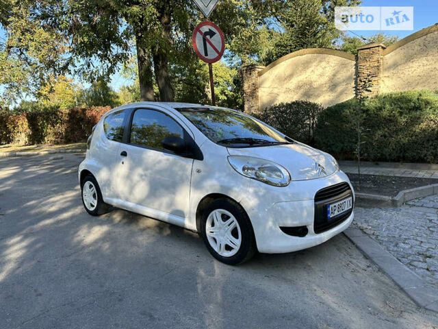 Білий Сітроен С1, об'ємом двигуна 1 л та пробігом 153 тис. км за 4200 $, фото 1 на Automoto.ua