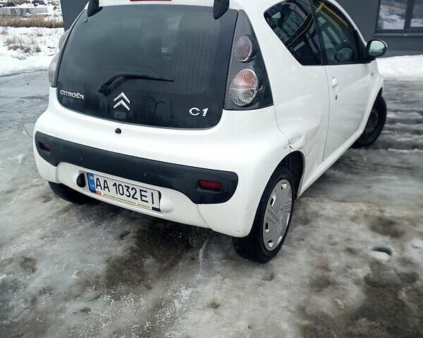 Білий Сітроен С1, об'ємом двигуна 1 л та пробігом 133 тис. км за 3800 $, фото 1 на Automoto.ua