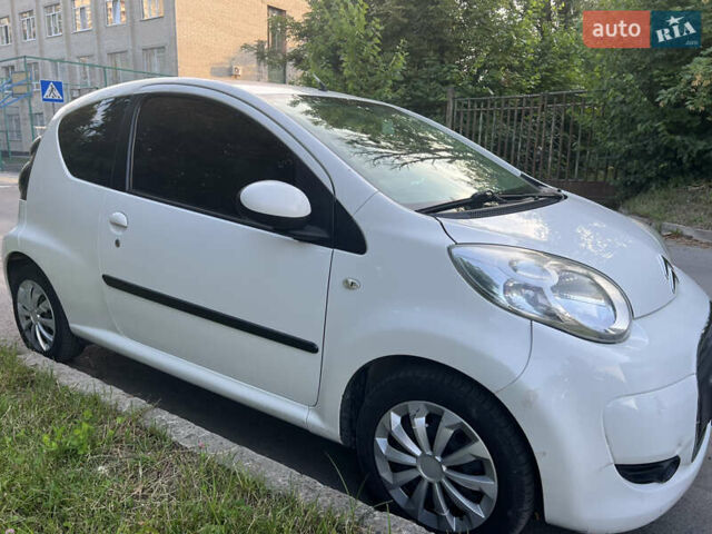 Белый Ситроен С1, объемом двигателя 1 л и пробегом 184 тыс. км за 4100 $, фото 1 на Automoto.ua