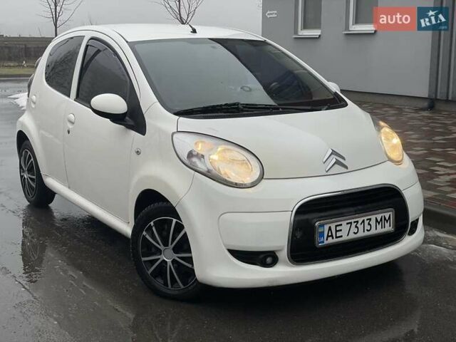 Белый Ситроен С1, объемом двигателя 1 л и пробегом 150 тыс. км за 5300 $, фото 1 на Automoto.ua