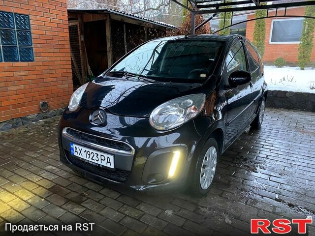 Черный Ситроен С1, объемом двигателя 1 л и пробегом 158 тыс. км за 5700 $, фото 1 на Automoto.ua